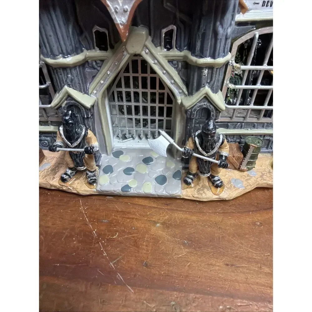 Lemax Spooky Town Dr. Stretch N. Pull’s Torture Factory -please Read